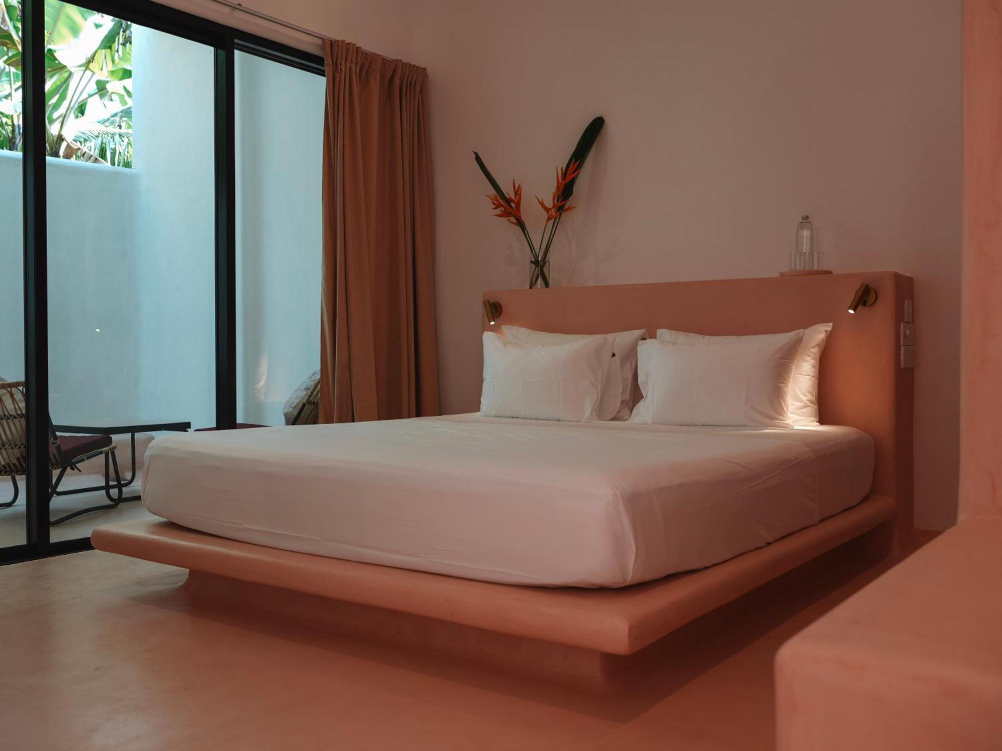 Animals Hotel Ahangama Room photo