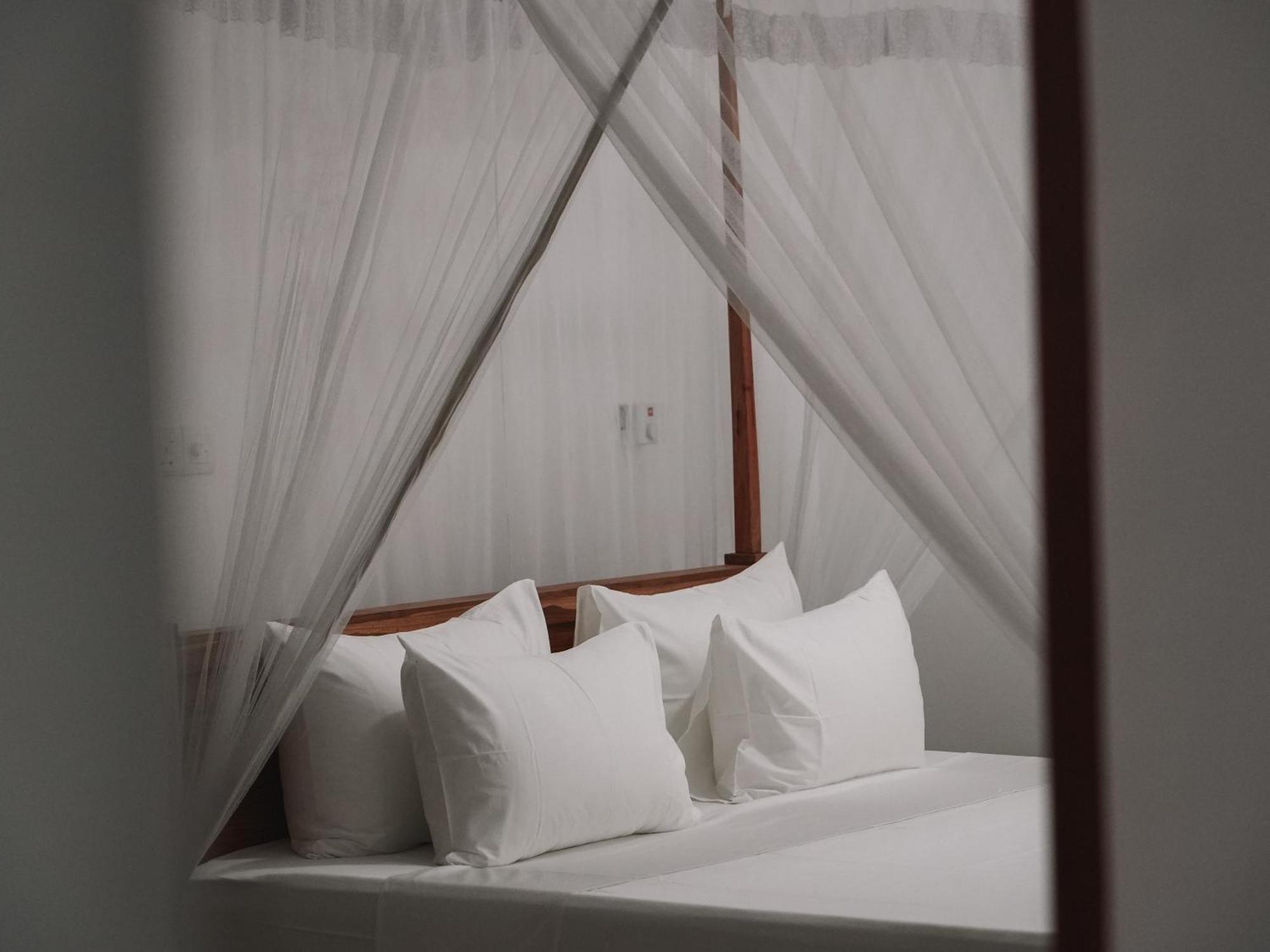 Animals Hotel Ahangama Room photo